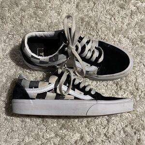 Vans Black & White Checkerboard Low-Top Sneakers size 5